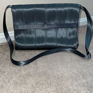 Harvey’s Seatbelt Crossbody Flap Bag